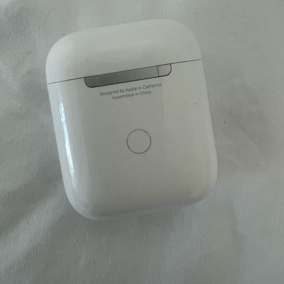 Apple AirPods - Picture 3 of 4